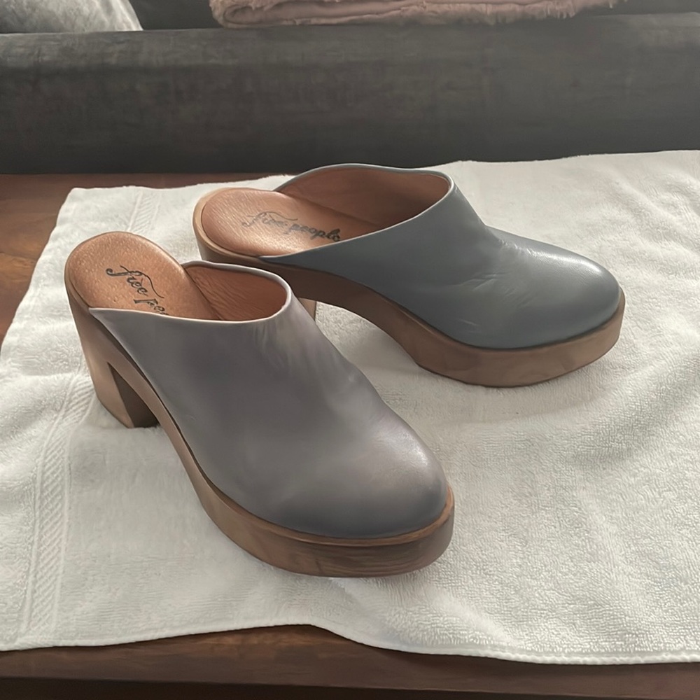 Clogs